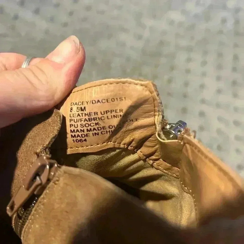 Steve Madden Light Brown/Tan Suede Leather Booties, Size 8.5 - Picture 3 of 6
